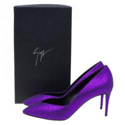 Pre Owned حذاء كعب عالي جوسيبي زانوتي أوليندا رقبة حرف V مزين بالغليتر البنفسجي مقاس 38