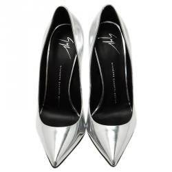 مملوكة مسبقًا Giuseppe Zanotti Metallic Silver Pointed Toe Pumps Size 40