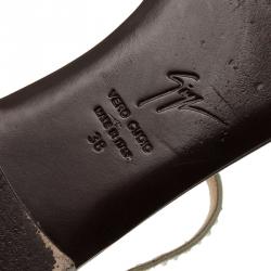 Pre Owned صندل إصبع جوسيبي زانوتي غايا فضي كريستال مرصع مقاس 38