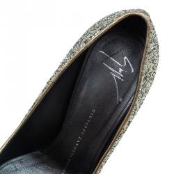 Pre Owned حذاء جوسيبي زانوتي غليتر ذهبي مقدمة مفتوحة مقاس 36.5