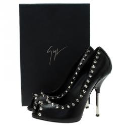 مملوكة مسبقًا Giuseppe Zanotti Black Leather Studded Peep Toe Pumps Size 38.5