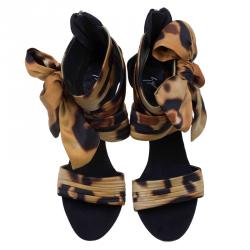 مملوكة مسبقًا صندل جوسيبي زانوتي مزين بفيونكة نقشة فهد حرير وسويدي مقاس 40