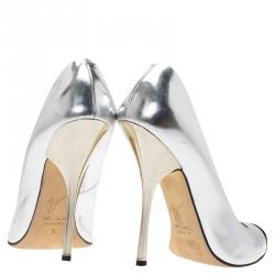 Pre Owned Giuseppe Zanotti Silver Metallic Leather Cap Toe Pointed Pumps Size 39