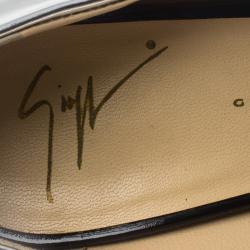 Pre Owned Giuseppe Zanotti Silver Metallic Leather Cap Toe Pointed Pumps Size 39