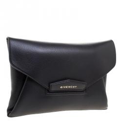 مملوكة مسبقًا Givenchy Black Leather Medium Antigona Envelope Clutch