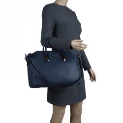 مملوكة مسبقًا Givenchy Navy Leather Medium Antigona Satchel