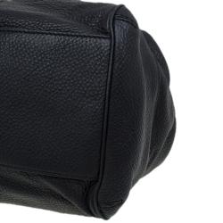 مملوكة مسبقًا حقيبة جيفنشي بوغاتي جلد حُبيبي سوداء