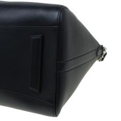 مملوكة مسبقًا Givenchy Black Leather Medium Antigona Satchel