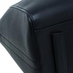 مملوكة مسبقًا Givenchy Black Leather Medium Antigona Satchel