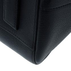 مملوكة مسبقًا Givenchy Black Leather Medium Antigona Satchel