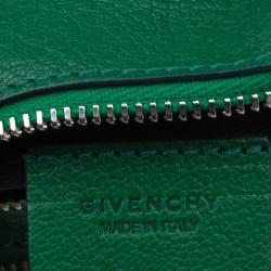 مملوكة مسبقًا حقيبة كلاتش جيفنشي حمالة معصم باندورا جلد خضراء