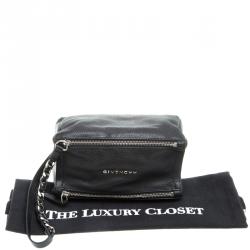مملوكة مسبقًا Givenchy Black Leather Pandora Wristlet Clutch
