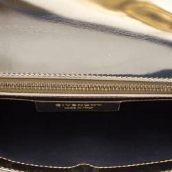 مملوكة مسبقًا حقيبة كلاتش جيفنشي أنتيغونا إنفيلوب جلد لامع ذهبية