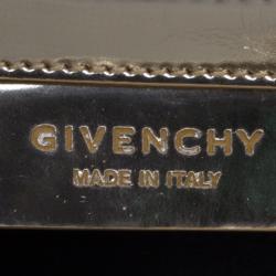 مملوكة مسبقًا حقيبة كلاتش جيفنشي أنتيغونا إنفيلوب جلد لامع ذهبية