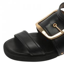 Pre Owned صندل فلات جيفنشي جلد أسود بإبزيم فيكتور مقاس 39