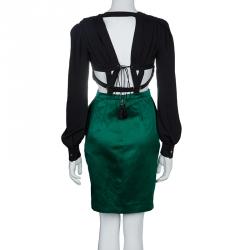 مملوكة مسبقًا فستان غوتشي حرير أسود وأخضر بظهر مكشوف وأكمام طويلة S