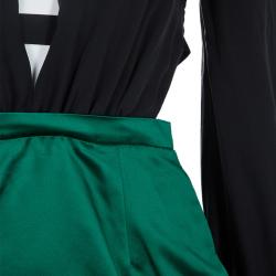 مملوكة مسبقًا فستان غوتشي حرير أسود وأخضر بظهر مكشوف وأكمام طويلة S