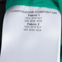 مملوكة مسبقًا فستان غوتشي حرير أسود وأخضر بظ هر مكشوف وأكمام طويلة S