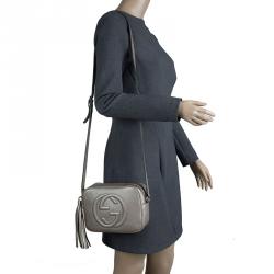 مملوكة مسبقًا Gucci Metallic Beige Leather Soho Disco Crossbody Bag