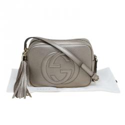 مملوكة مسبقًا Gucci Metallic Beige Leather Soho Disco Crossbody Bag