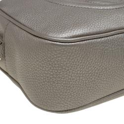 مملوكة مسبقًا Gucci Metallic Beige Leather Soho Disco Crossbody Bag