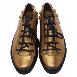 مملوكة مسبقًا Gucci Golden Leather Babouska Studded Praga Sneakers Size 38.5