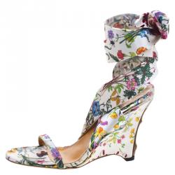 Pre Owned صندل بحزام للكاحل غوتشي ساتان طبعة الورود كعب روكي مقاس 38.5