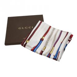 مملوكة مسبقًا وشاح غوتشي حرير نقوش متعددة الألوان بيضاء مربع