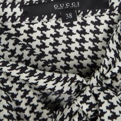 مملوكة مسبقًا فستان قميص غوتشي حرير كاروهات مونوكرومي مطبوع بوشاح وحزام S