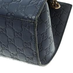 مملوكة مسبقًا Gucci Dark Blue Guccissima Leather Large Emily Chain Shoulder Bag