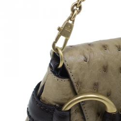 مملوكة مسبقًا Gucci Beige Ostrich Leather Small Horsebit Clutch