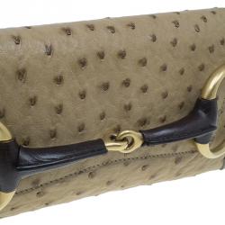 مملوكة مسبقًا Gucci Beige Ostrich Leather Small Horsebit Clutch