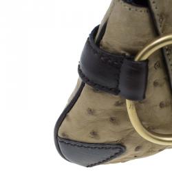 مملوكة مسبقًا Gucci Beige Ostrich Leather Small Horsebit Clutch