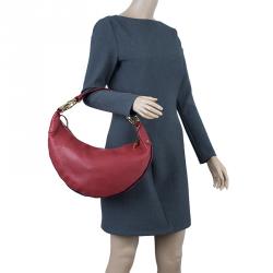 مملوكة مسبقًا Gucci Red Pebbled Leather Half Moon Bamboo Ring Hobo Bag