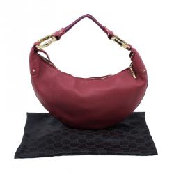 مملوكة مسبقًا Gucci Red Pebbled Leather Half Moon Bamboo Ring Hobo Bag