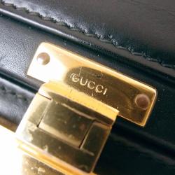 مملوكة مسبقًا حقيبة يد بوسطن غوتشي ويب جلد عجل سوداء