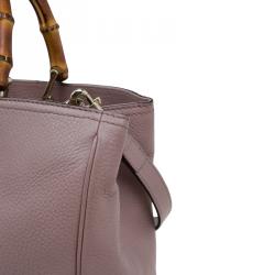 Pre Owned Gucci Light Pink Pebbled Leather Medium Bamboo Top Handle Bag