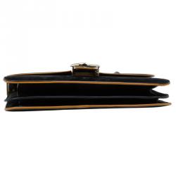 مملوكة مسبقًا حقيبة كتف غوتشي قلاب G دابل 1973 متوسطة سويدي أسود