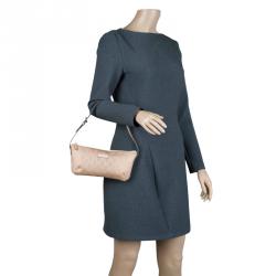 مملوكة مسبقًا حقيبة يد صغيرة غوتشي كانفاس GG وردي ميتاليك