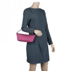 مملوكة مسبقًا حقيبة صغيرة غوتشي بانانا بوت كانفاس GG وردية