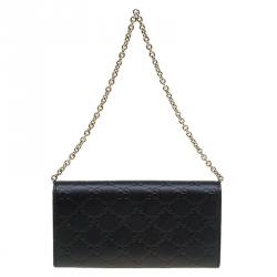 مملوكة مسبقًا Gucci Black Guccissima Leather Wallet On Chain