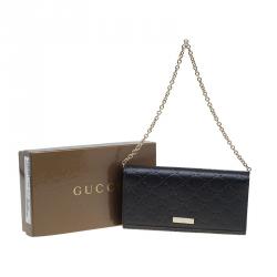 مملوكة مسبقًا Gucci Black Guccissima Leather Wallet On Chain