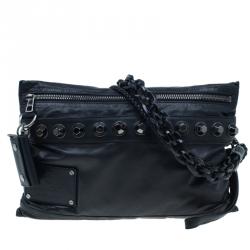 مملوكة مسبقًا Gucci Black Calfskin Leather Metal Studs Clutch