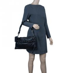 مملوكة مسبقًا Gucci Black Calfskin Leather Metal Studs Clutch