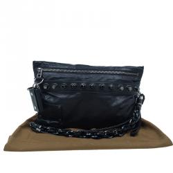 مملوكة مسبقًا Gucci Black Calfskin Leather Metal Studs Clutch