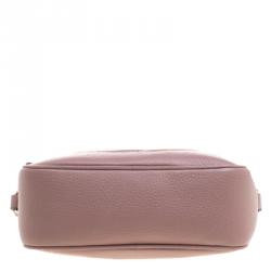 مملوكة مسبقًا Gucci Beige Pebbled Leather Small Soho Disco Shoulder Bag