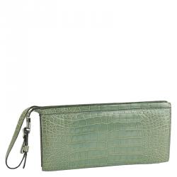 Pre Owned Gucci Green Alligator Clutch Bag