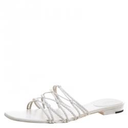 مملوكة مسبقًا صندل فلات غوتشي جلد أبيض مغزول بسيور مقاس 39.5