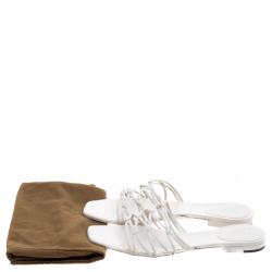 مملوكة مسبقًا صندل فلات غوتشي جلد أبيض مغزول بسيور مقاس 39.5