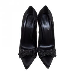 مملوكة مسبقًا Gucci Black Satin Crystal Embelliished Bow Pointed Toe Pumps Size 39